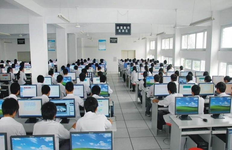 平?jīng)鰴C(jī)電工程學(xué)校計(jì)算機(jī)網(wǎng)絡(luò)技術(shù)專業(yè)深度解析 基礎(chǔ)扎實(shí)，開(kāi)發(fā)潛力廣闊